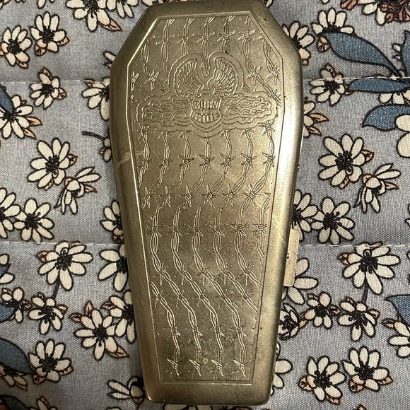 unbranded Other - Born to ride silver colored coffin shaped cigarette case w/barbed wire design